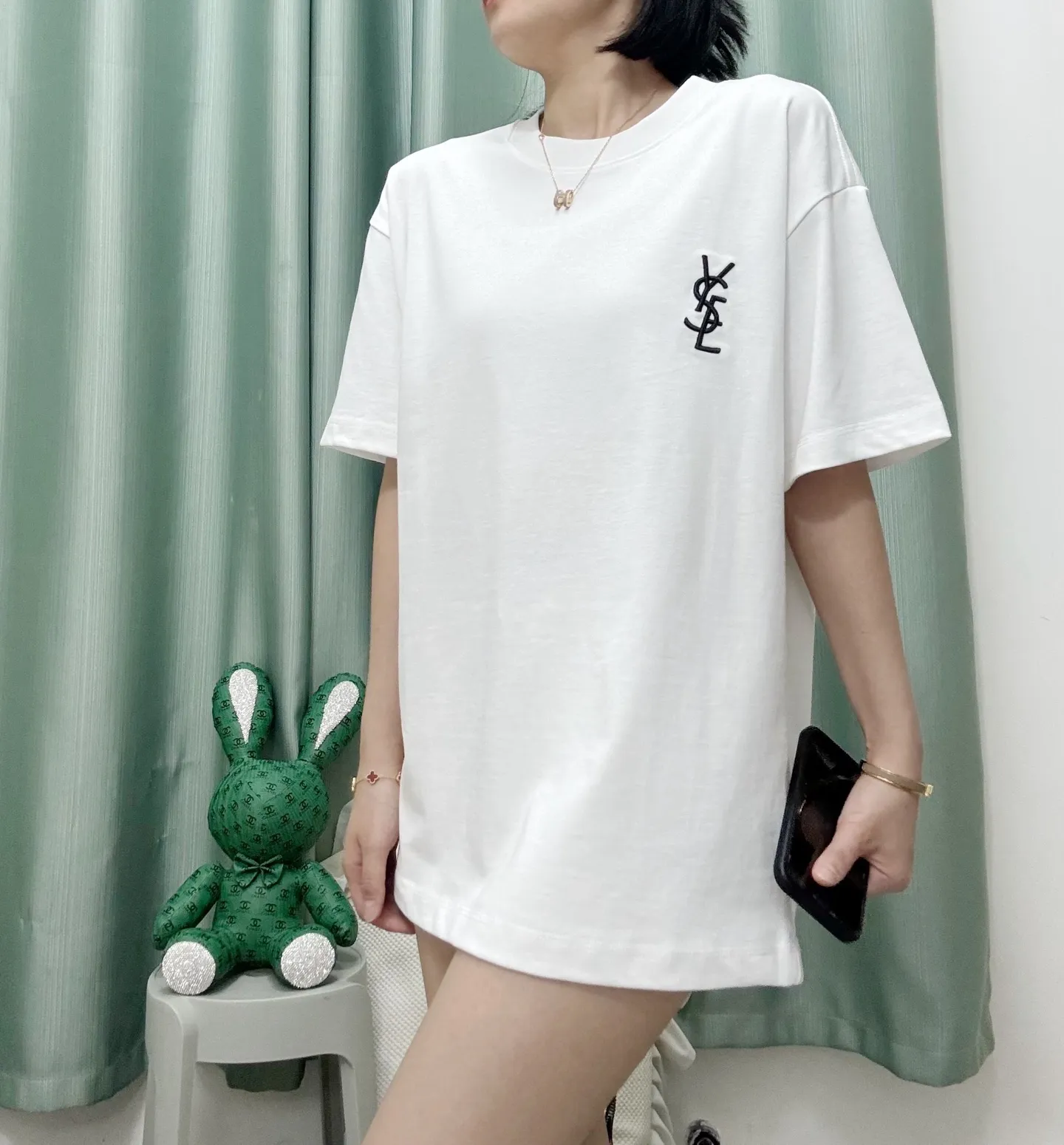 White ， Same Style